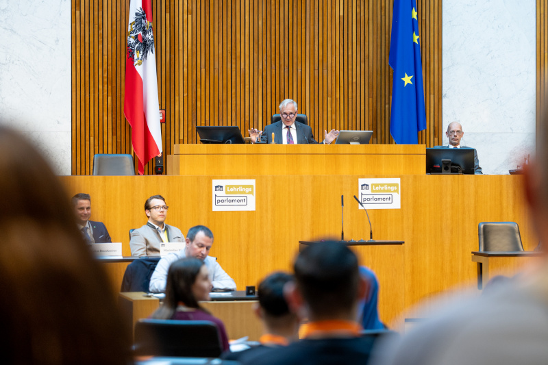 Nationalratspräsident Walter Rosenkranz (FPÖ) am Präsidium