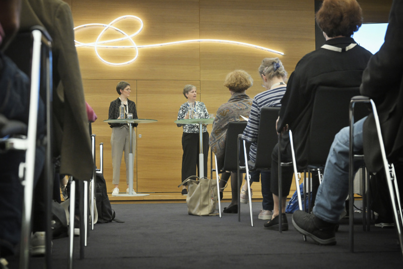 Einführung in das Thema. Von links: Waltraud Schütz, Barbara Haider-Wilson