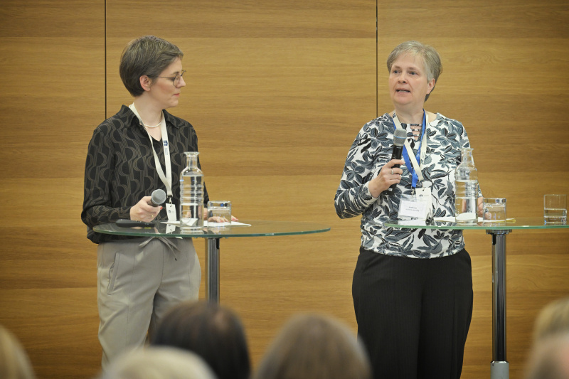 Einführung in das Thema. Von links: Waltraud Schütz, Barbara Haider-Wilson