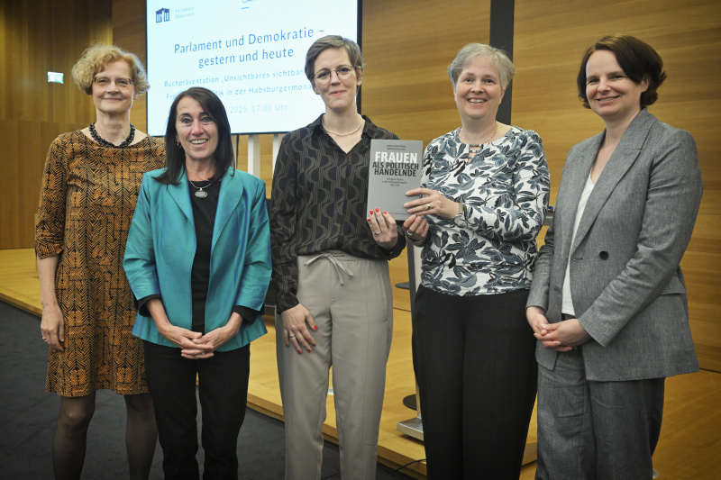 Von links: Katrin Keller, Gabriella Hauch, Waltraud Schütz, Barbara Haider-Wilson, Karin Schneider