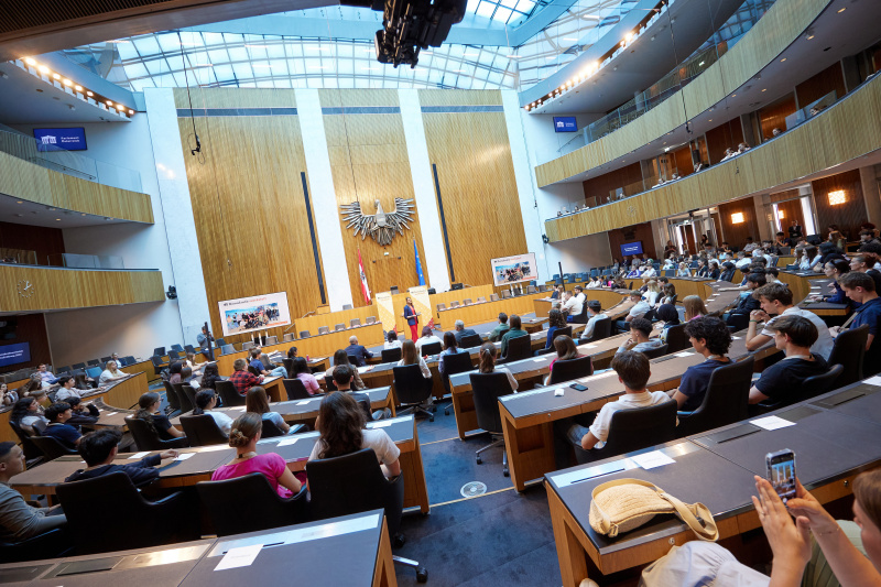 Moderation. Katharina Kramer Agentur Müllers Freunde