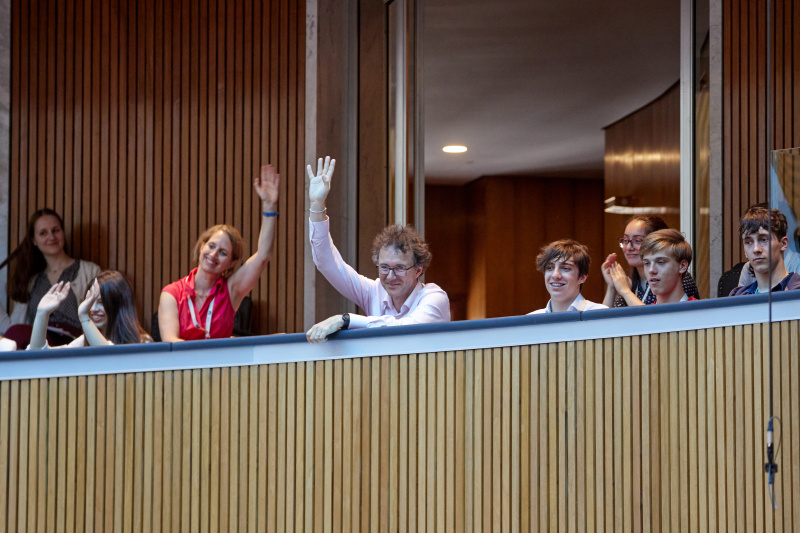 Blick Richtung Veranstaltungsteilnehmer:innen