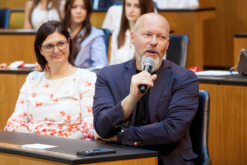 Statements der Mandatar:innen. Bundesrat Marco Schreuder (GRÜNE)