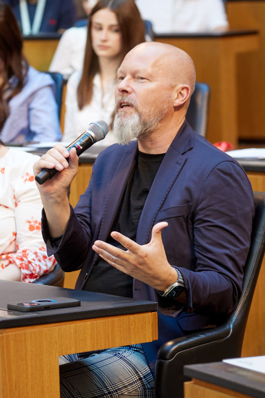 Statements der Mandatar:innen. Bundesrat Marco Schreuder (GRÜNE)