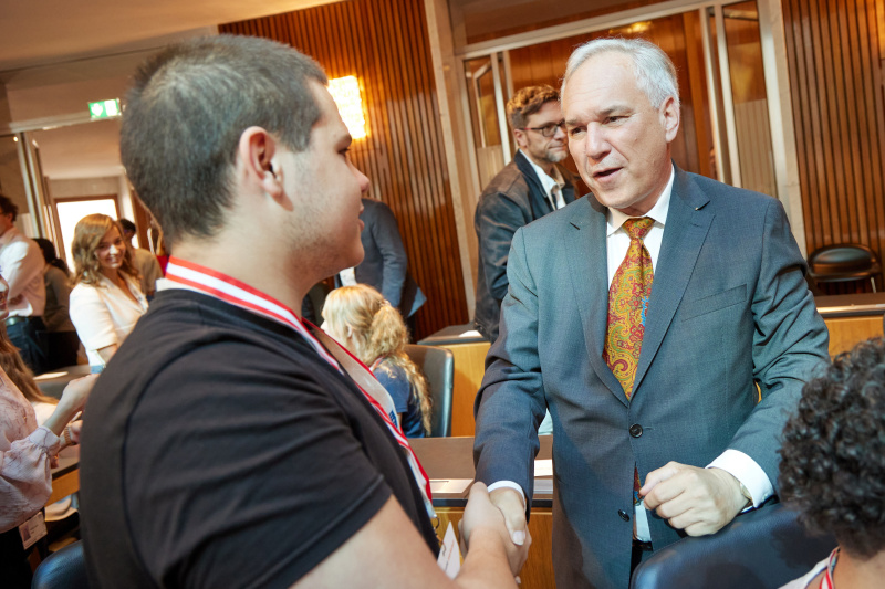 Medaillenüberreichung. Nationalratspräsident Walter Rosenkranz (FPÖ) (rechts)