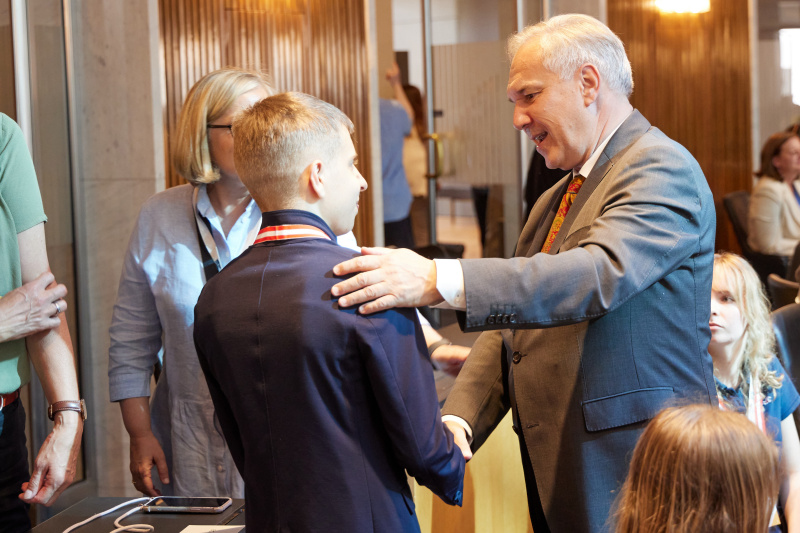 Medaillenüberreichung. Nationalratspräsident Walter Rosenkranz (FPÖ) (rechts)