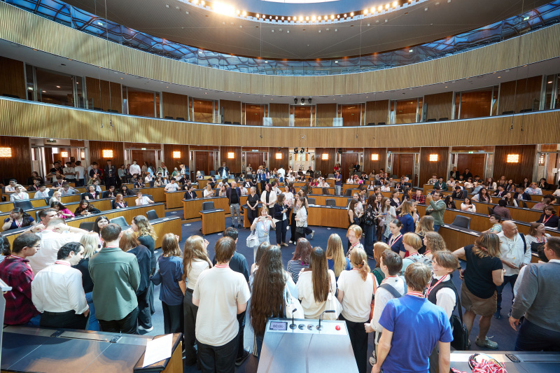 Blick Richtung Veranstaltungsteilnehmer:innen