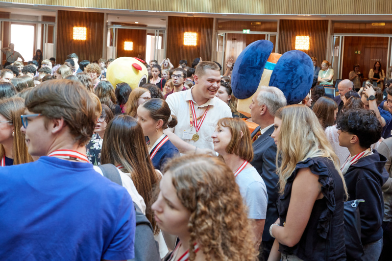 Blick Richtung Veranstaltungsteilnehmer:innen