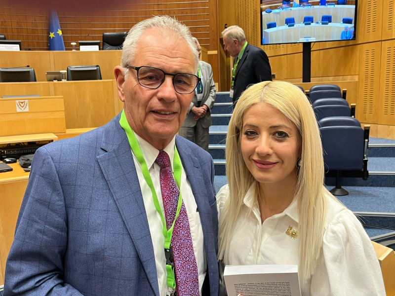 Präsident Edgar Mayer und die zypriotische Nationalratspräsidentin Anitta Demetriou. 