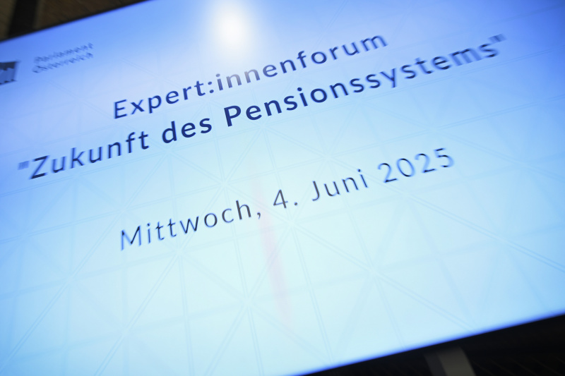 Monitor mit Veranstaltungsankündigung