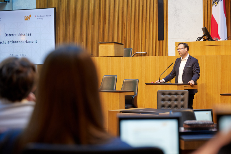 Eingangsstatements der Bereichssprecher:innen. Nationalratsabgeordneter Hermann Brückl (FPÖ)