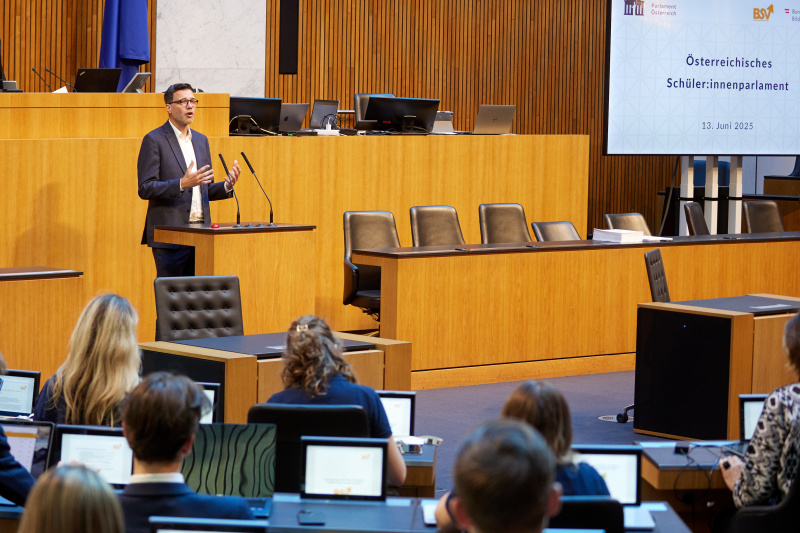 Eingangsstatements der Bereichssprecher:innen. Nationalratsabgeordneter Heinrich Himmer (SPÖ)