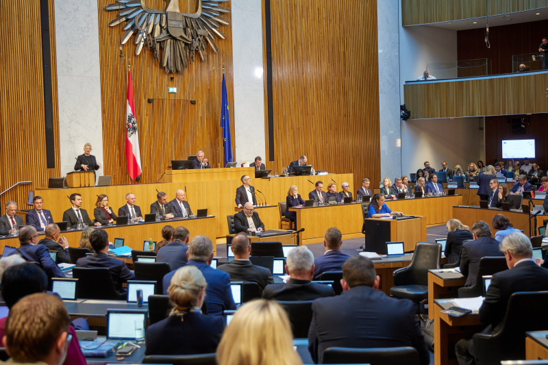 Am Redner:innenpult: Klubobmann Herbert Kickl (FPÖ)