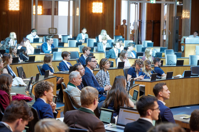 Blick auf Deligierte