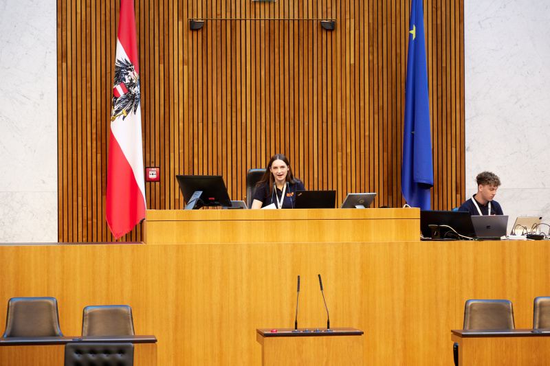 Bundesschulsprecherin Mira Langhammer am Präsidium