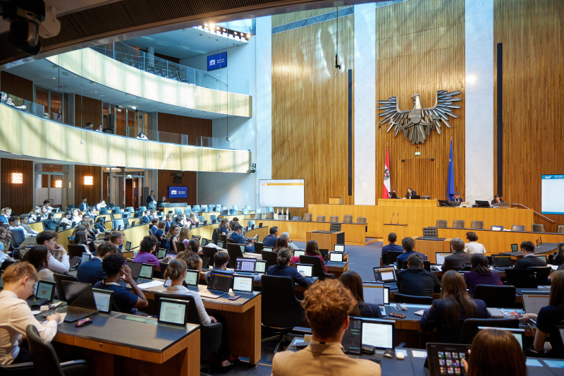 Bundesschulsprecherin Mira Langhammer am Präsidium