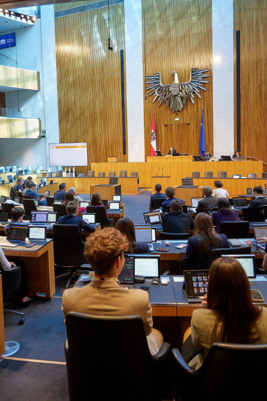 Bundesschulsprecherin Mira Langhammer am Präsidium