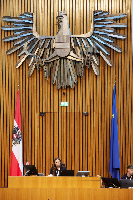 Bundesschulsprecherin Mira Langhammer am Präsidium