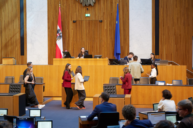 Bundesschulsprecherin Mira Langhammer am Präsidium