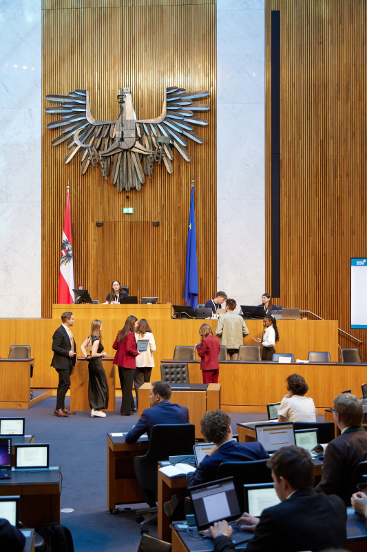 Bundesschulsprecherin Mira Langhammer am Präsidium