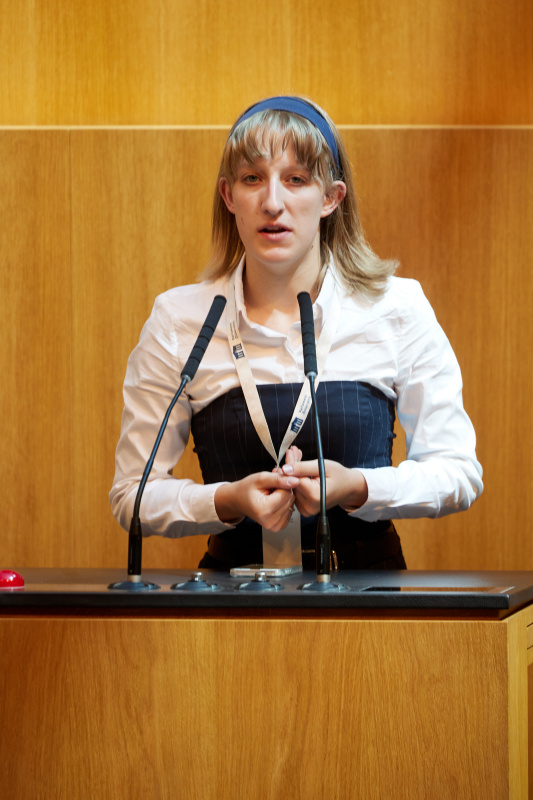 Delegierte am Redner:innenpult