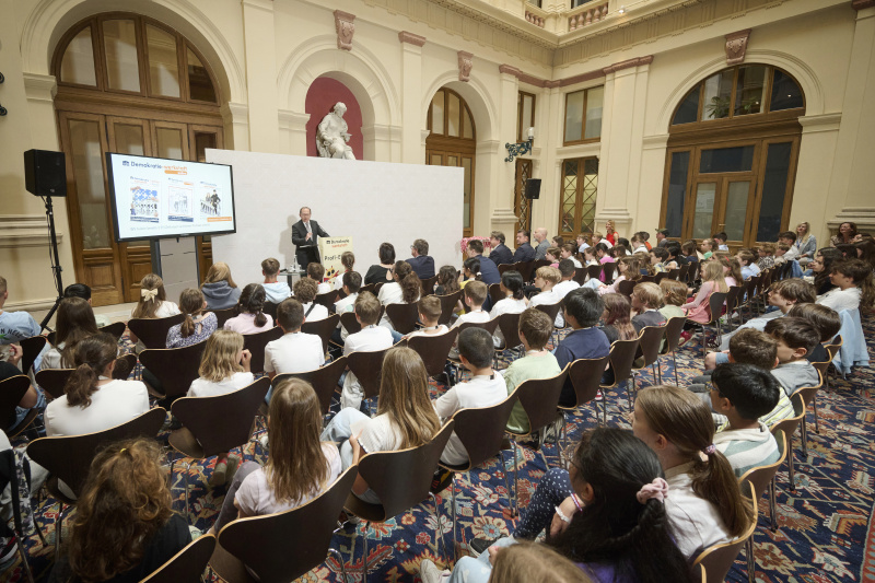 Eröffnungsworte. Zweiter Nationalratspräsident Peter Haubner (ÖVP)