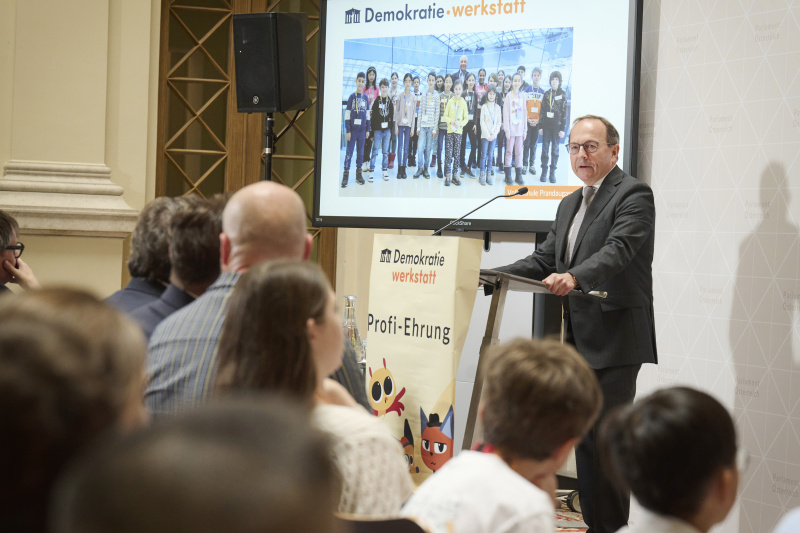 Eröffnungsworte. Zweiter Nationalratspräsident Peter Haubner (ÖVP)