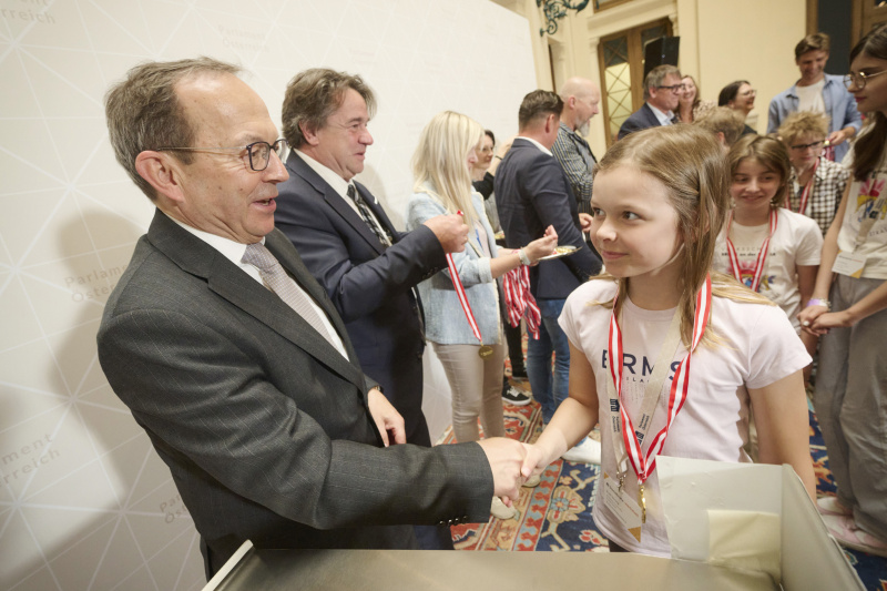 Zweiter Nationalratspräsident Peter Haubner (ÖVP) bei der Ehrung