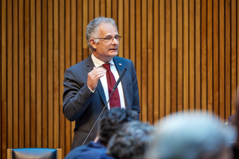 Regierungsbank. Stellungnahme Finanzminister Markus Marterbauer (SPÖ)