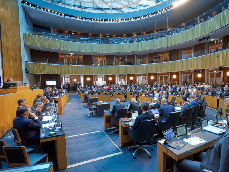 Am Redner:innenpult: Klubvorsitzender Philip Kucher (SPÖ)