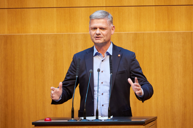 Am Redner:innenpult: Nationalratsabgeordneter Andreas Hanger (ÖVP)