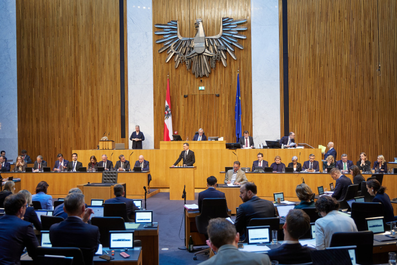 Am Redner:innenpult: Nationalratsabgeordneter Ernst Gödl (ÖVP)