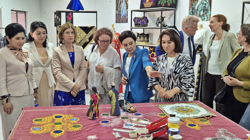 Fürhung. Bundesratspräsidentin Andrea Eder-Gitschthaler (ÖVP) (3. von links)