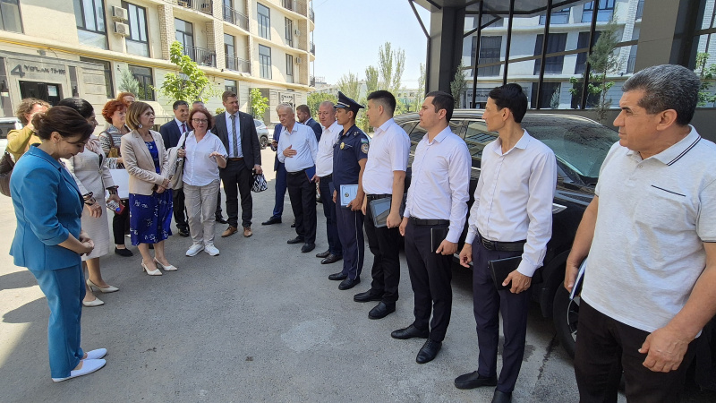Begrüßung. Bundesratspräsidentin Andrea Eder-Gitschthaler (ÖVP) (4. von links)