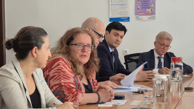 Aussprache. UN-Delegation unter der Leitung von UN Resident Coordinator Sabine Machl (2. von links)