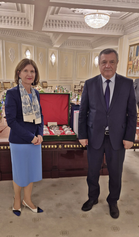 Bundesratspräsidentin Andrea Eder-Gitschthaler (ÖVP) und Vorsitzender des Unterhauses Nuriddin Ismoilov