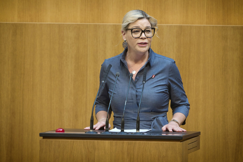 Am Redner:innenpult: Nationalratsabgeordnete Tina Angela Berger (FPÖ)