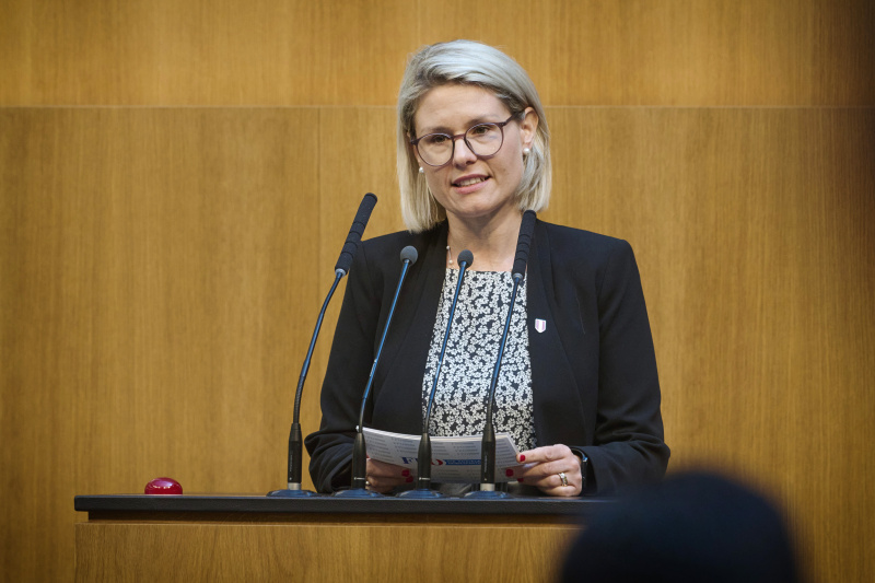 Am Redner:innenpult: Nationalratsabgeordnete Ricarda Berger (FPÖ)