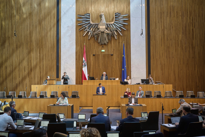 Am Redner:innenpult: Nationalratsabgeordneter David Stögmüller (GRÜNE)