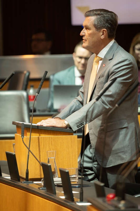 Auf der Regierungsbank Infrastrukturminister Peter Hanke (SPÖ)