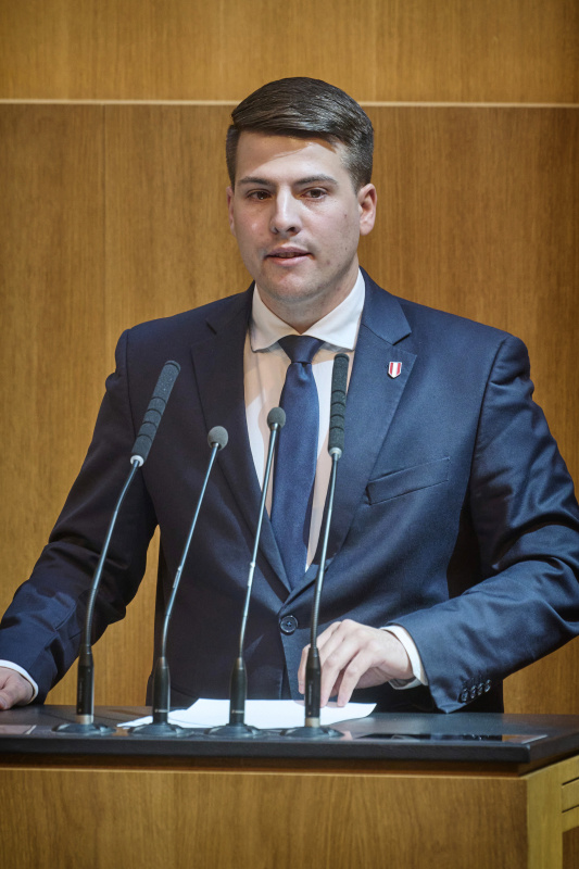 Am Redner:innenpult: Nationalratsabgeordneter Manuel Litzke (FPÖ)