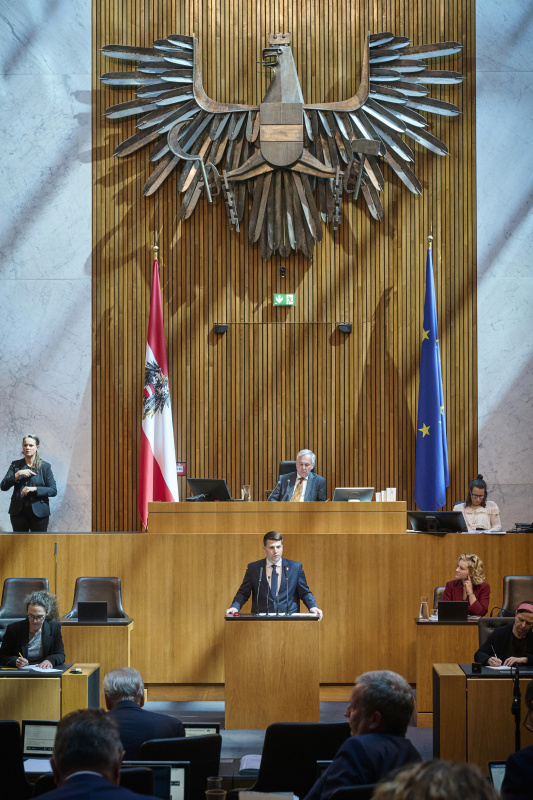 Am Redner:innenpult: Nationalratsabgeordneter Manuel Litzke (FPÖ)