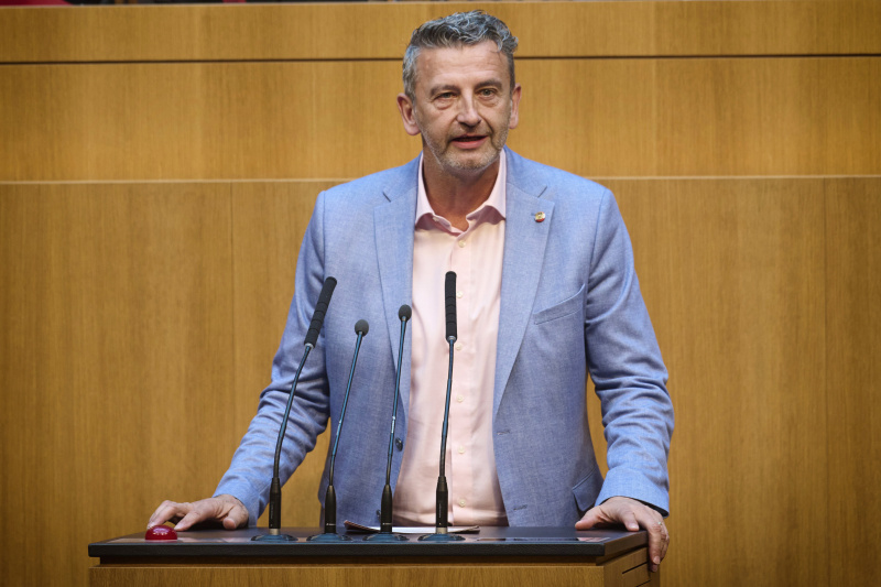Am Redner:innenpult: Nationalratsabgeordneter Andreas Haitzer (SPÖ)