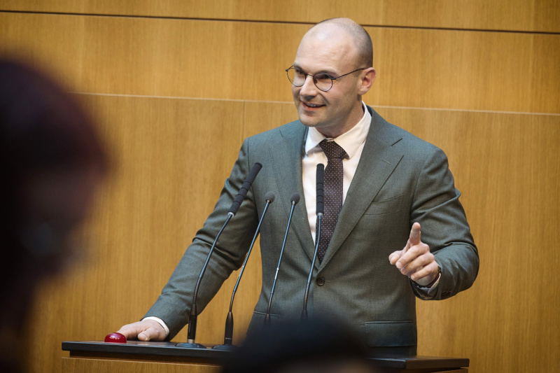 Am Redner:innenpult: Nationalratsabgeordneter Paul Hammerl (FPÖ)