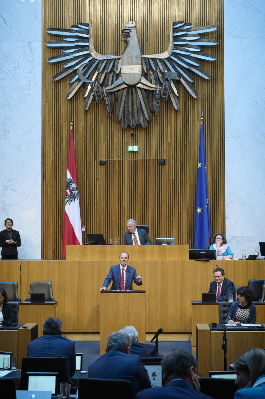 Am Redner:innenpult: Nationalratsabgeordneter Josef Hechenberger (ÖVP)