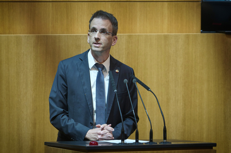 Am Redner:innenpult: Nationalratsabgeordneter Harald Schuh (FPÖ)