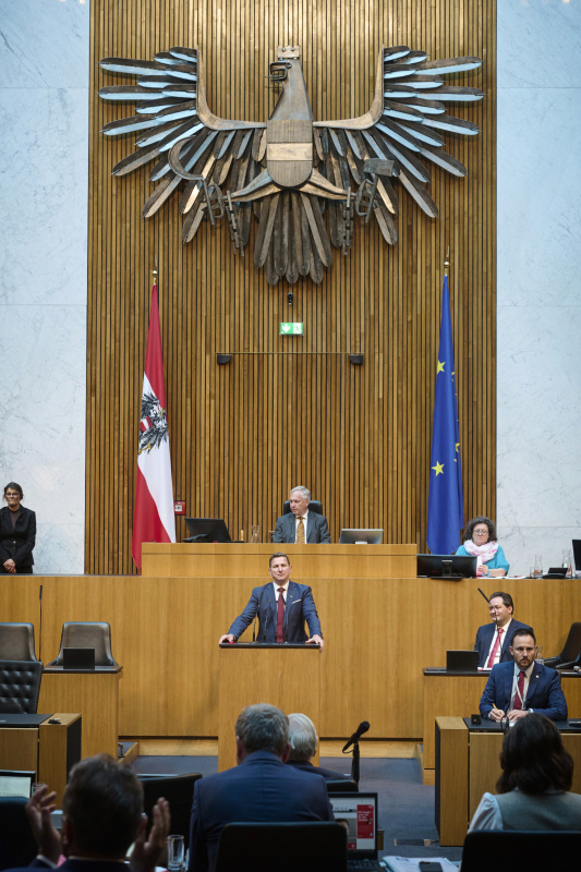 Am Redner:innenpult: Nationalratsabgeordneter Andreas Kühberger (ÖVP)