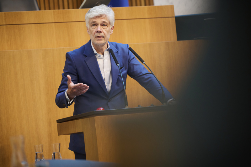 Eröffnungsworte. Parlamentsdirektor Harald Dossi