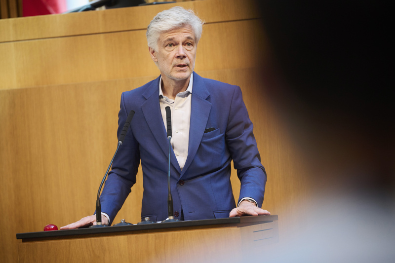 Eröffnungsworte. Parlamentsdirektor Harald Dossi