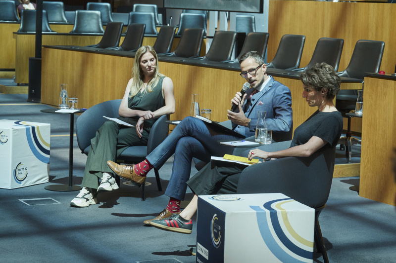 Expert:innengespräch. Von links: Bianca Ambros, Leiter des Foreign Policy Labs Universität Innsbruck Martin Senn, Univ.-Prof. für Zeitgeschichte Universität Wien Lucile Dreidemy